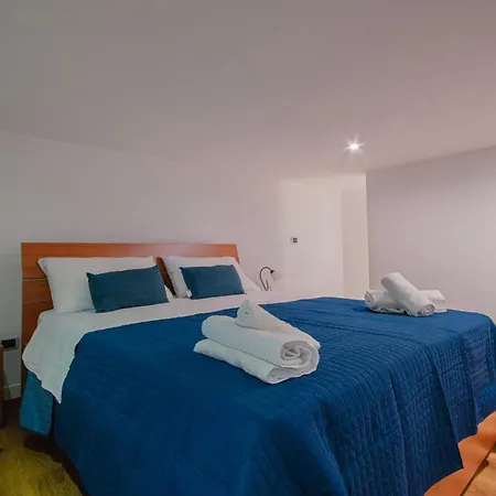 Plebiscito 10 Naples